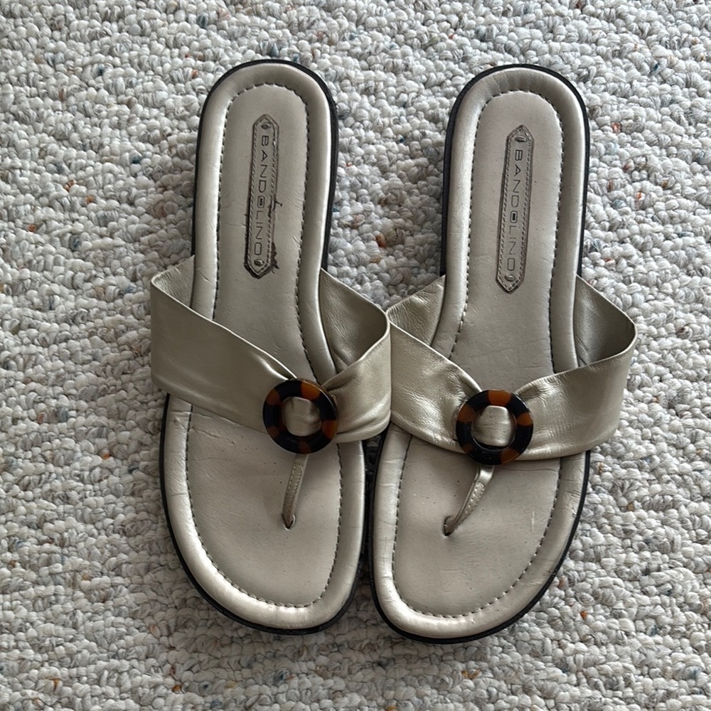 Bandolino Silver Sandals with Thong Design